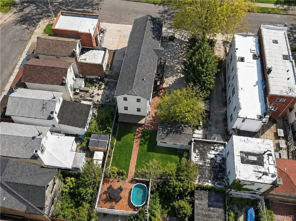 3173 Shore Parkway Brooklyn NY 11235