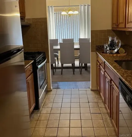 687 Bronx River Road Yonkers NY 10704