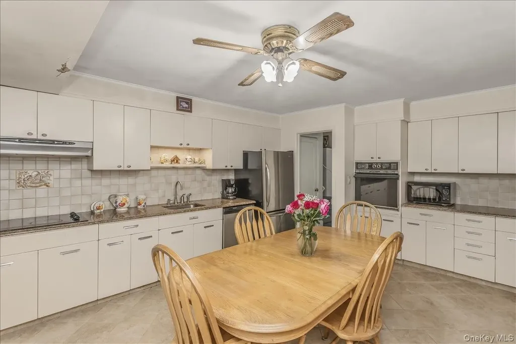 9 Fox Ridge Lane Locust Valley NY 11560