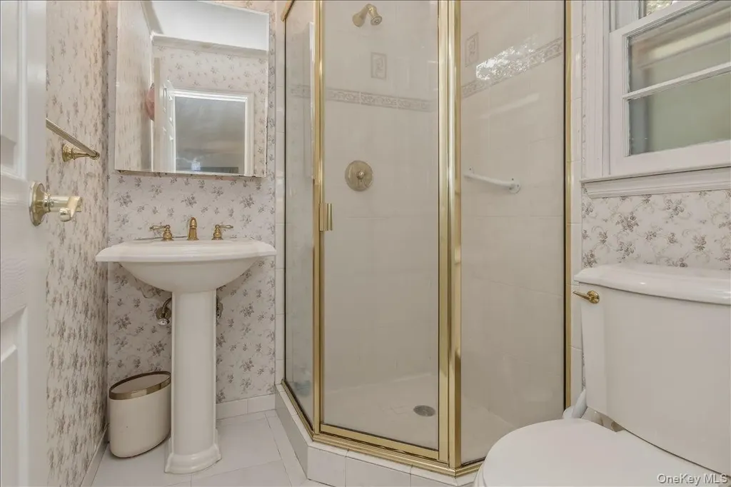 9 Fox Ridge Lane Locust Valley NY 11560