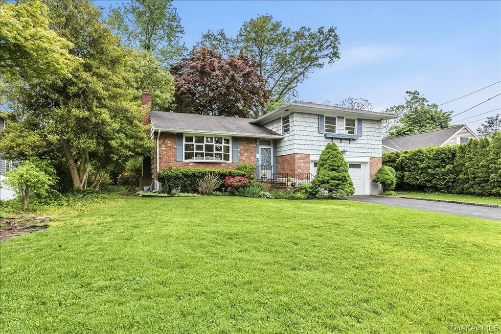 9 Fox Ridge Lane Locust Valley NY 11560