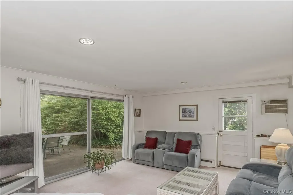 9 Fox Ridge Lane Locust Valley NY 11560