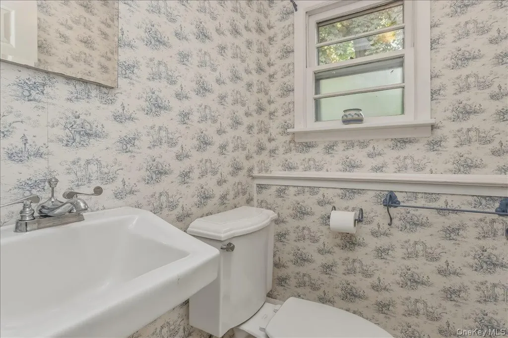 9 Fox Ridge Lane Locust Valley NY 11560