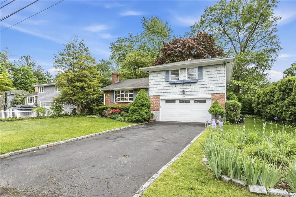 9 Fox Ridge Lane Locust Valley NY 11560