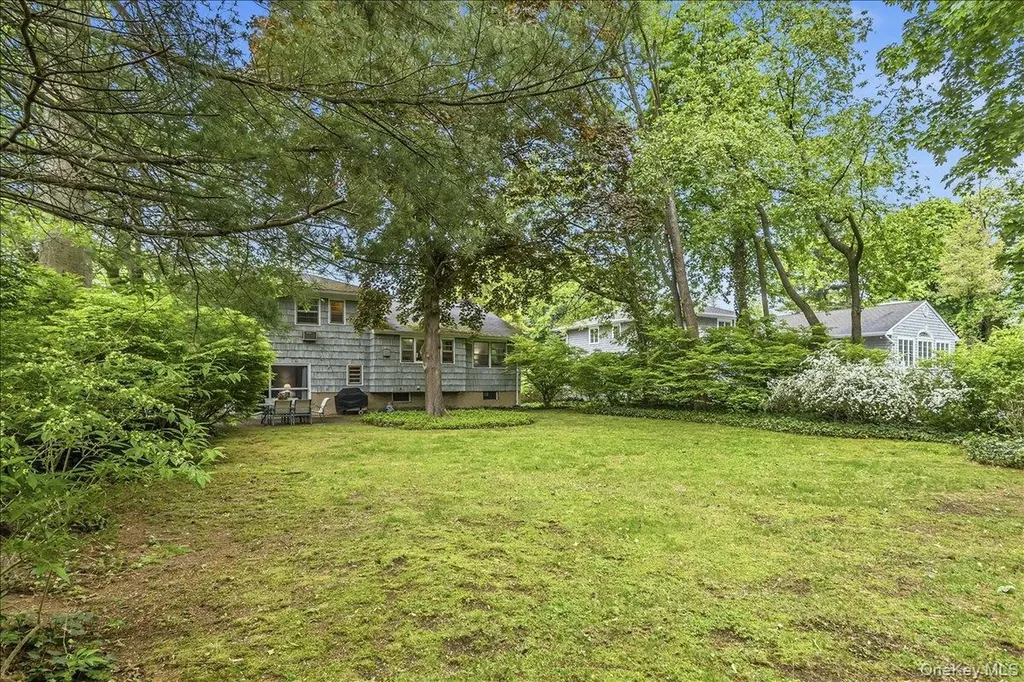 9 Fox Ridge Lane Locust Valley NY 11560