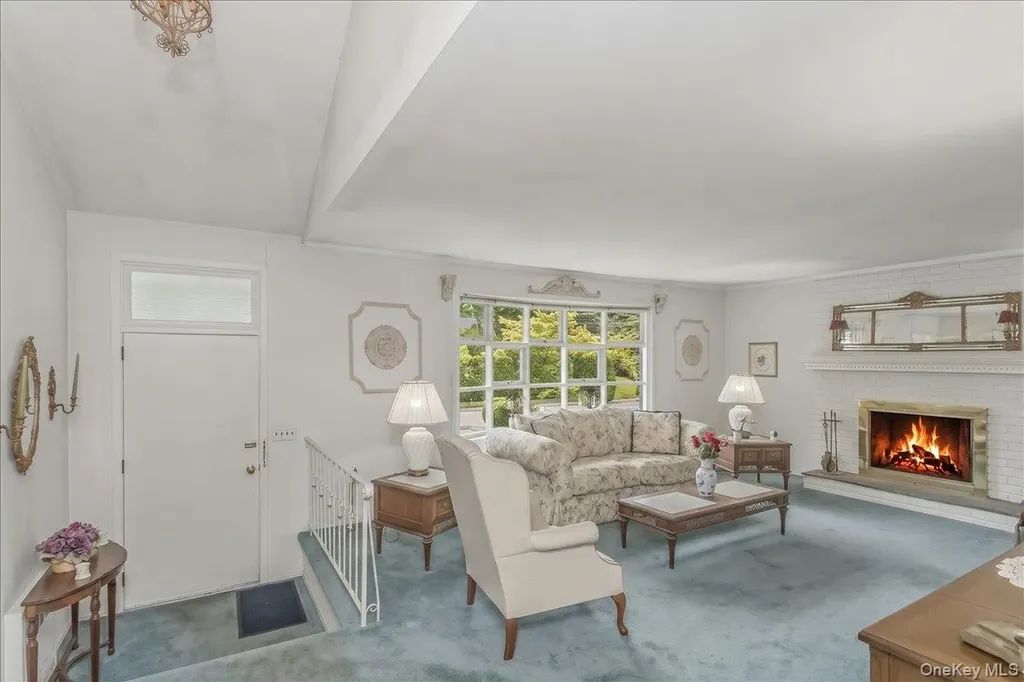 9 Fox Ridge Lane Locust Valley NY 11560