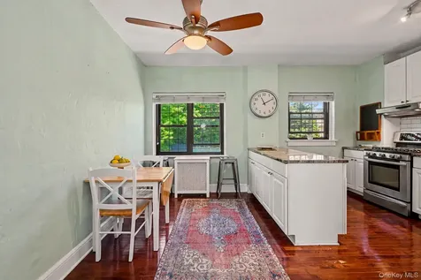 1452 Boston Post Road Larchmont NY 10538