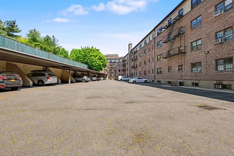 1452 Boston Post Road Larchmont NY 10538