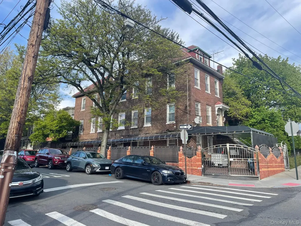 621 E 237th Street Bronx NY 10466