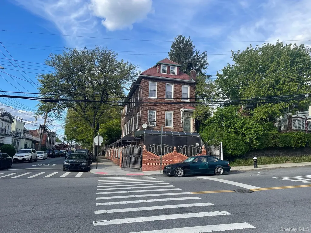 621 E 237th Street Bronx NY 10466