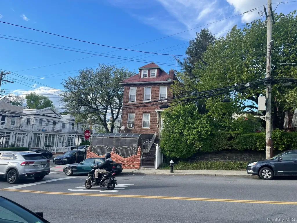 621 E 237th Street Bronx NY 10466