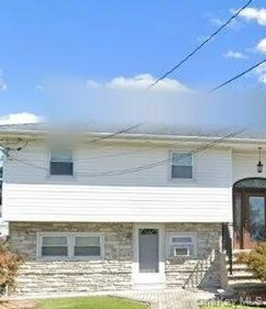 West Babylon NY 11704