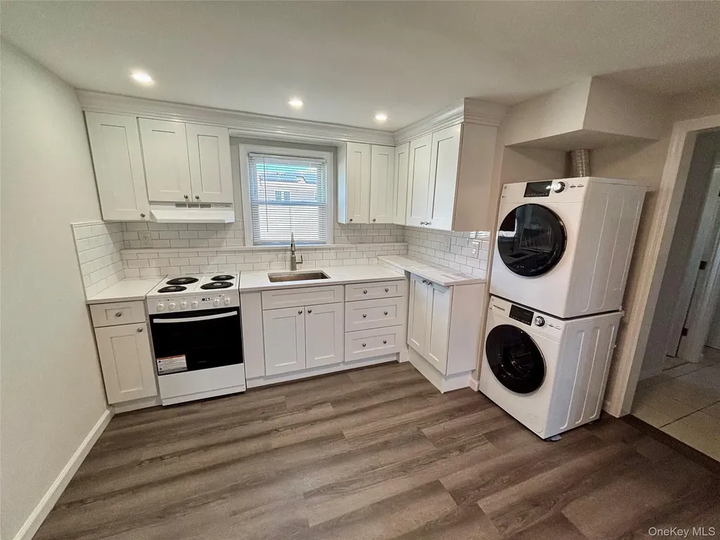 West Babylon NY 11704
