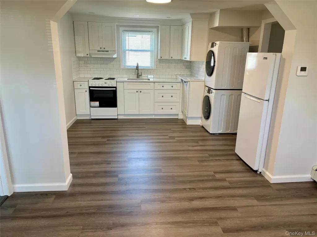 West Babylon NY 11704
