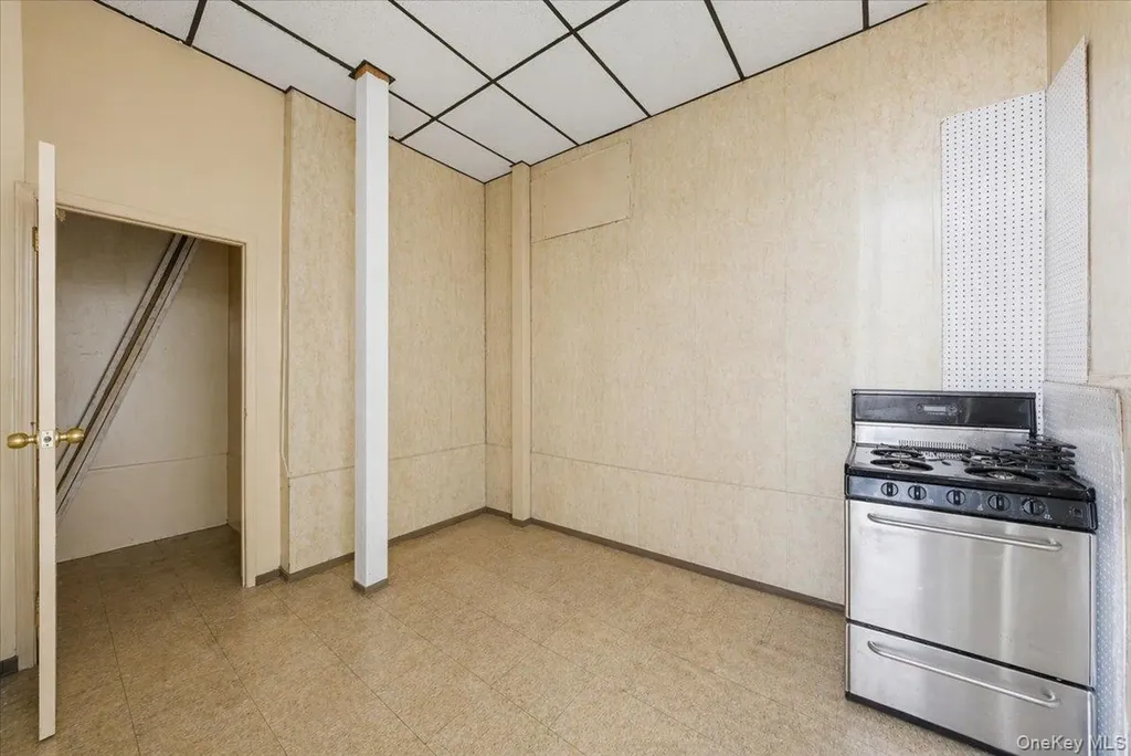 6042 55th Street Maspeth NY 11378