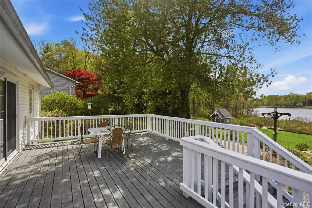 11 Lower Lake Road Mahopac NY 10541