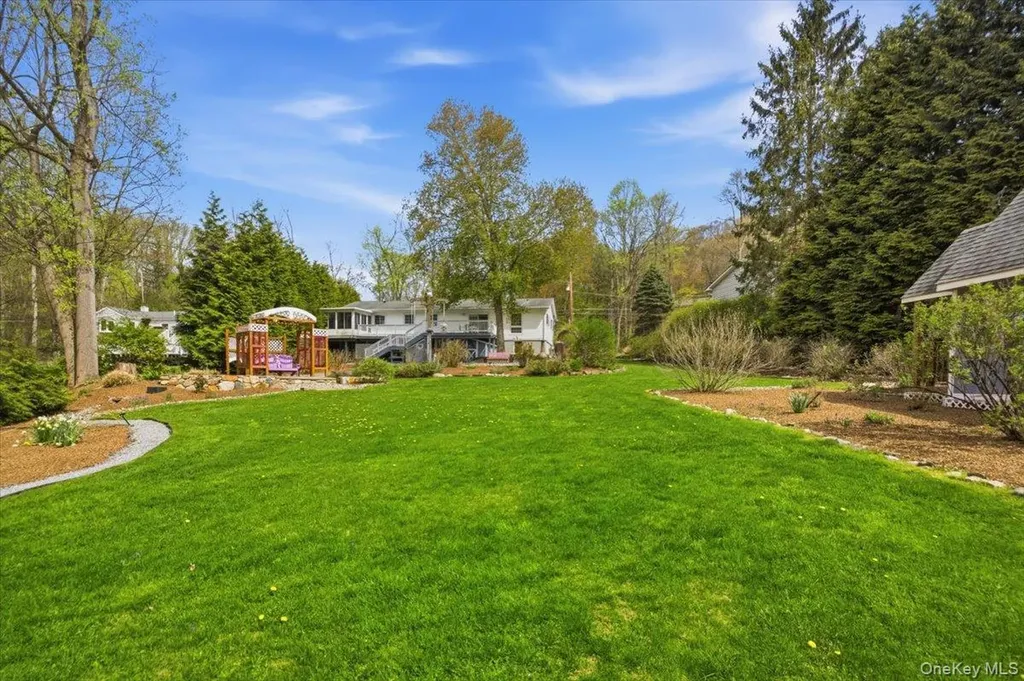 11 Lower Lake Road Mahopac NY 10541