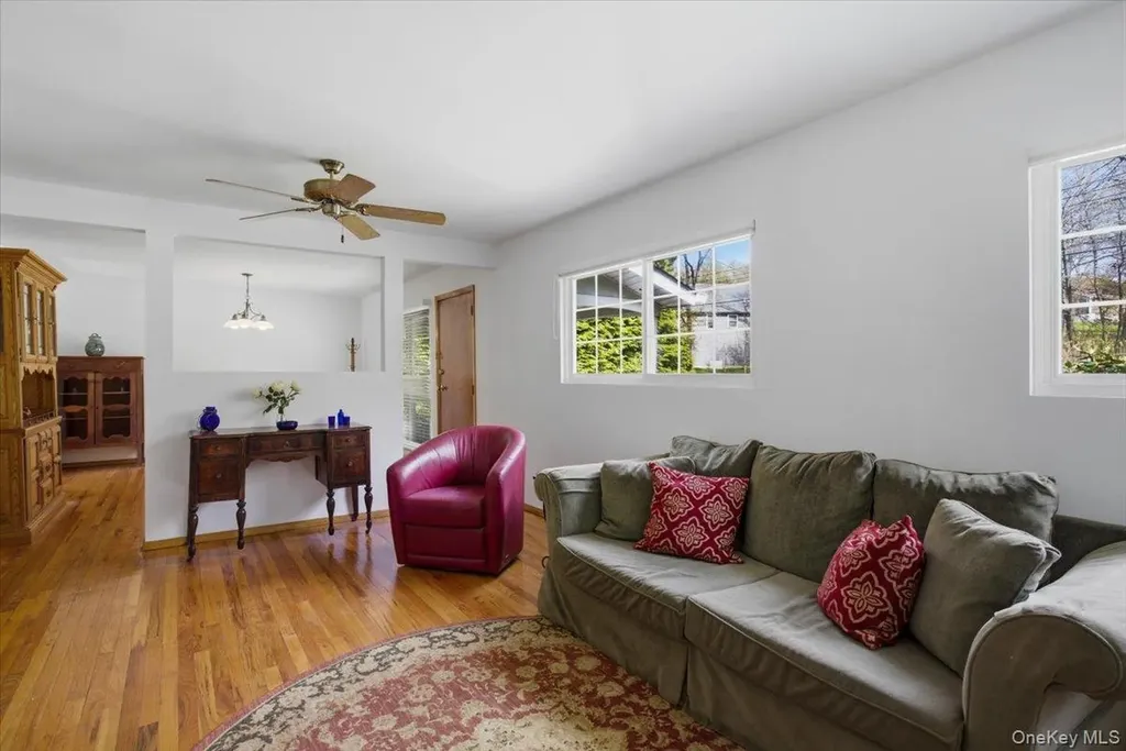 11 Lower Lake Road Mahopac NY 10541