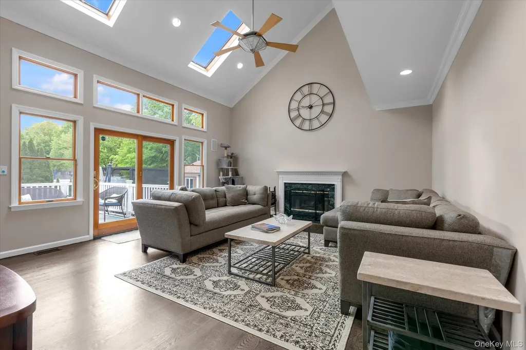 31 9th Avenue Kings Park NY 11754