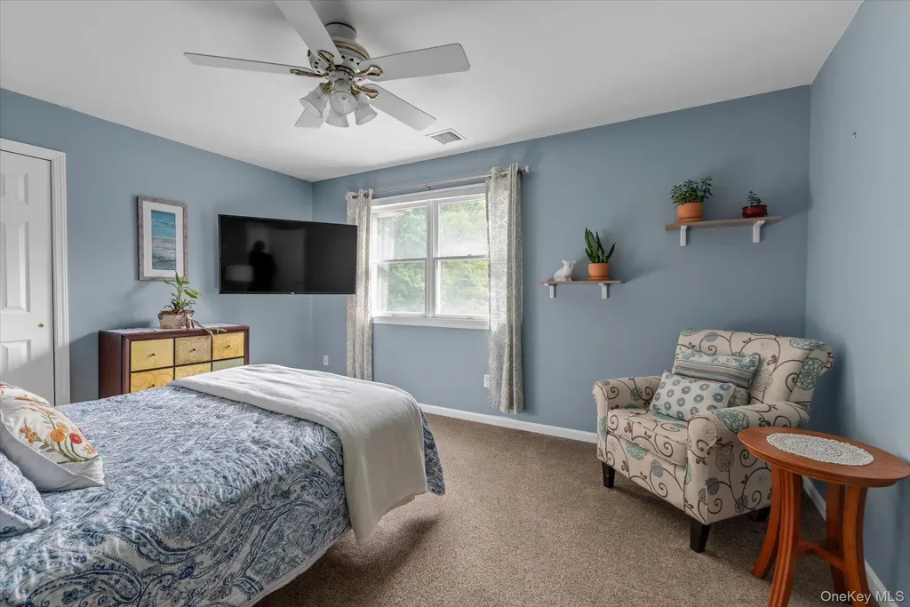 31 9th Avenue Kings Park NY 11754