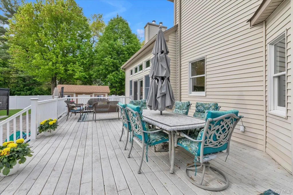 31 9th Avenue Kings Park NY 11754
