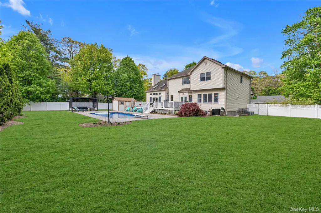 31 9th Avenue Kings Park NY 11754