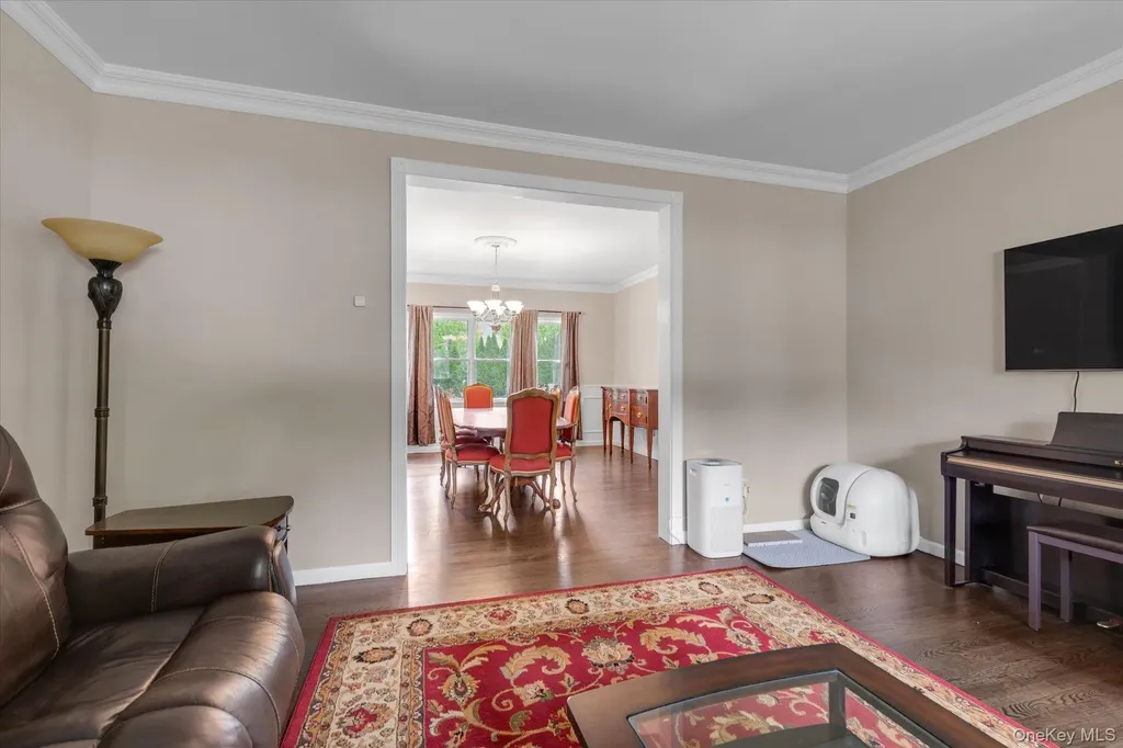 31 9th Avenue Kings Park NY 11754