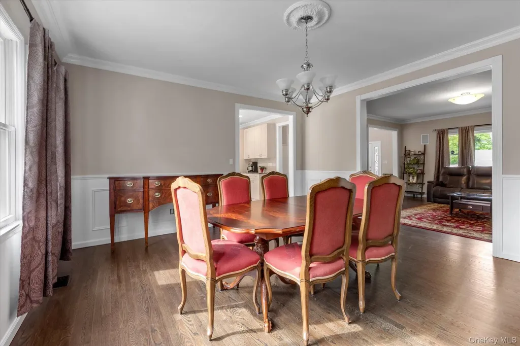 31 9th Avenue Kings Park NY 11754