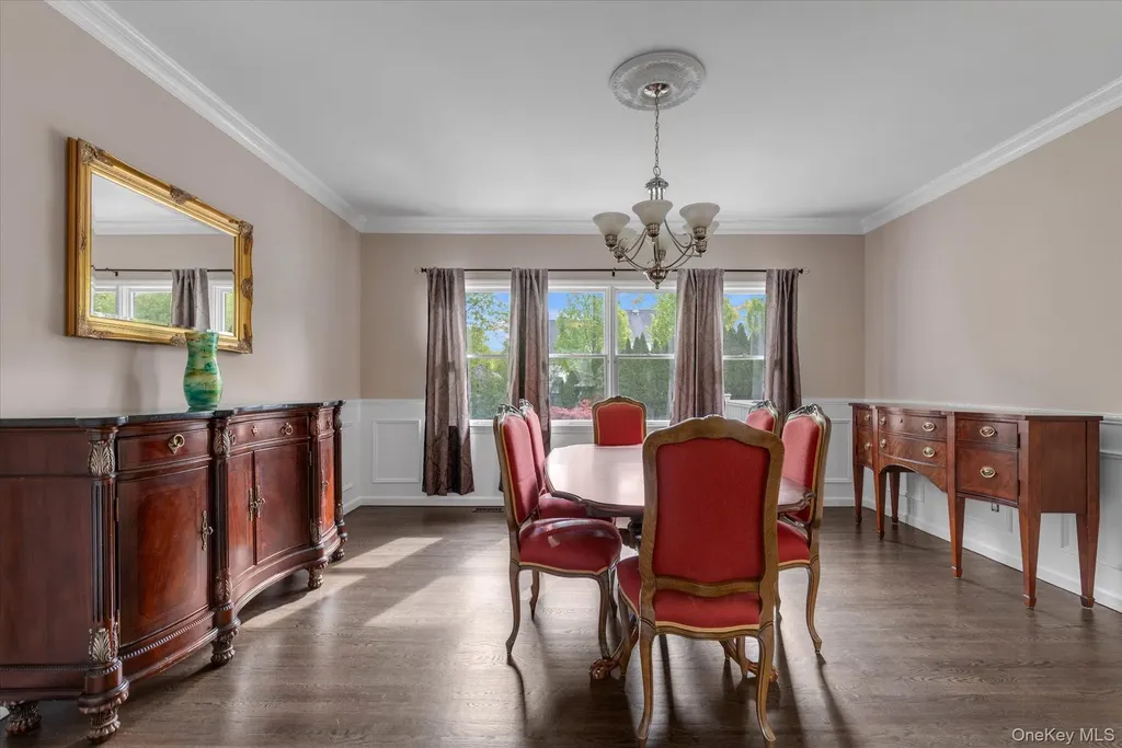 31 9th Avenue Kings Park NY 11754
