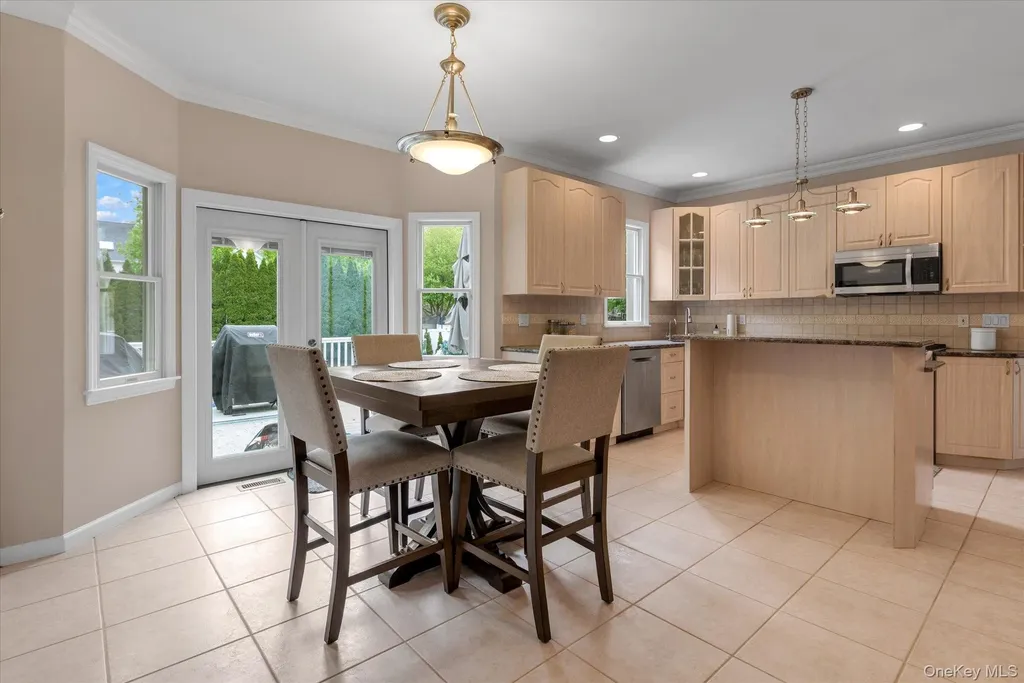 31 9th Avenue Kings Park NY 11754