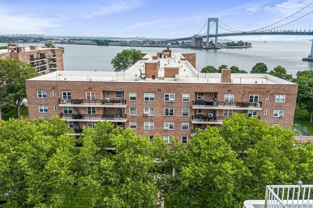 162-01 Powells Cove Boulevard Beechhurst NY 11357