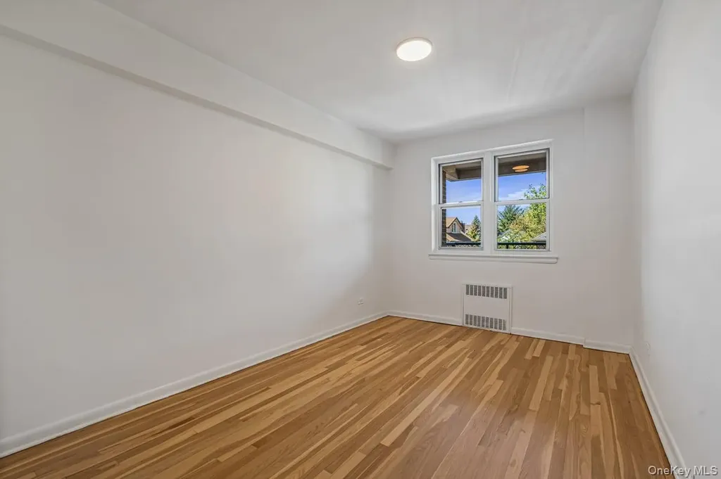 162-01 Powells Cove Boulevard Beechhurst NY 11357