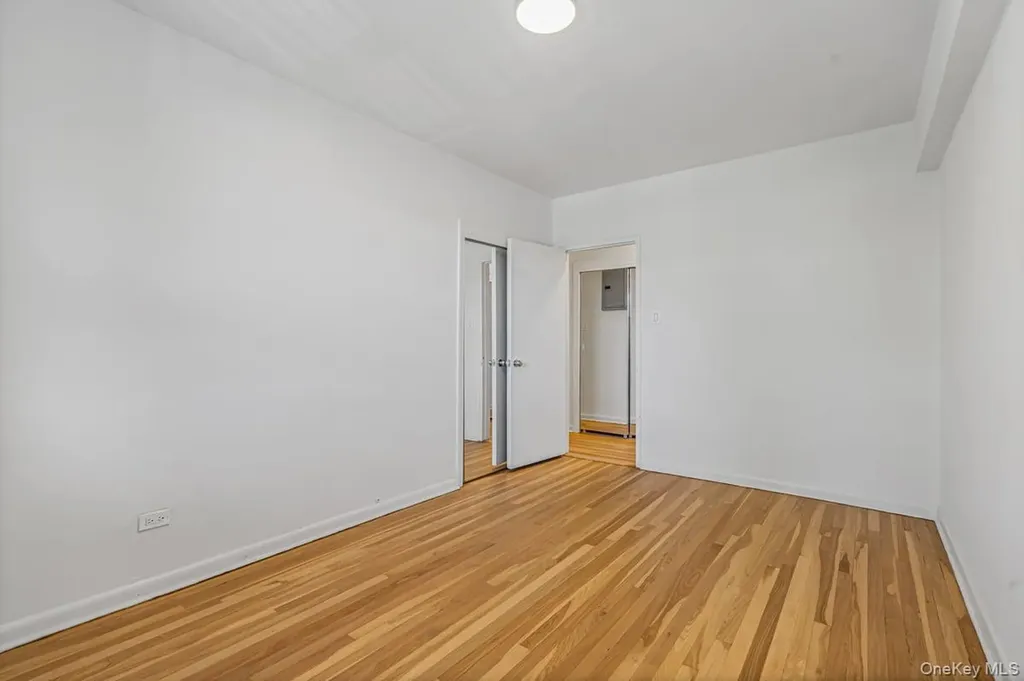 162-01 Powells Cove Boulevard Beechhurst NY 11357