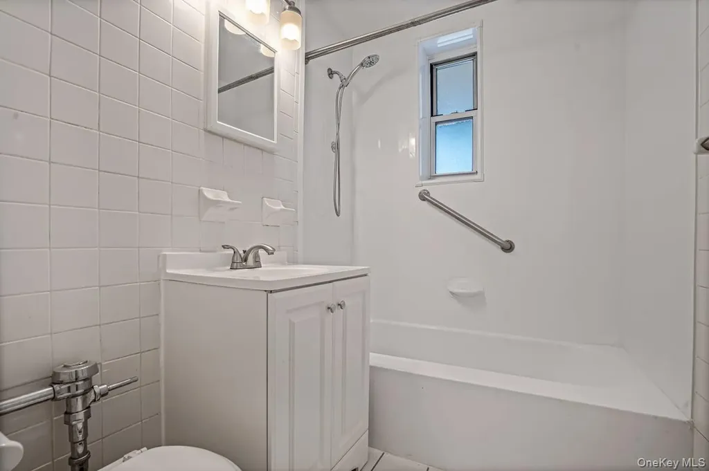 162-01 Powells Cove Boulevard Beechhurst NY 11357
