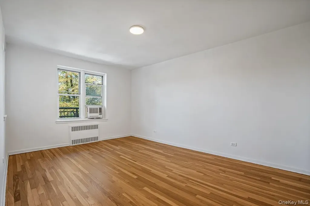 162-01 Powells Cove Boulevard Beechhurst NY 11357