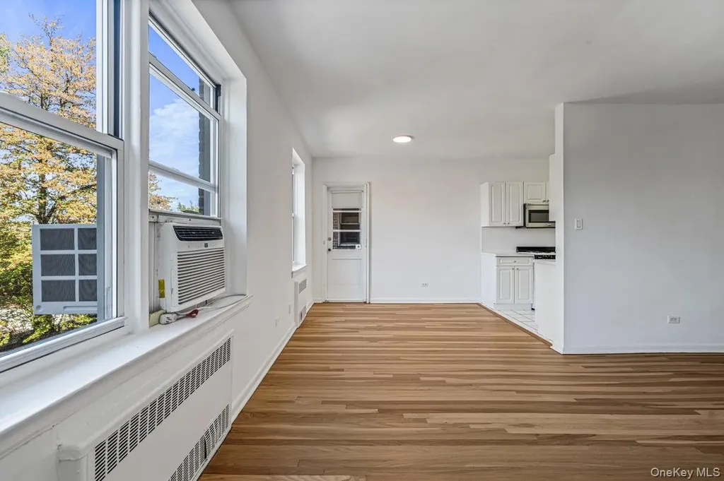 162-01 Powells Cove Boulevard Beechhurst NY 11357