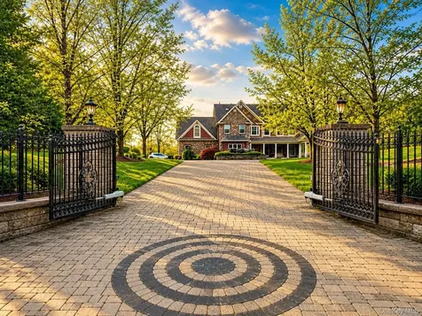 14 Stonewall Court Warwick NY 10990