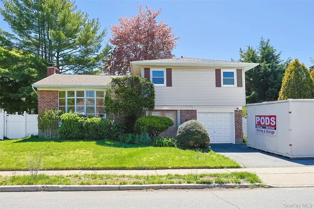 29 Edna Drive Syosset NY 11791