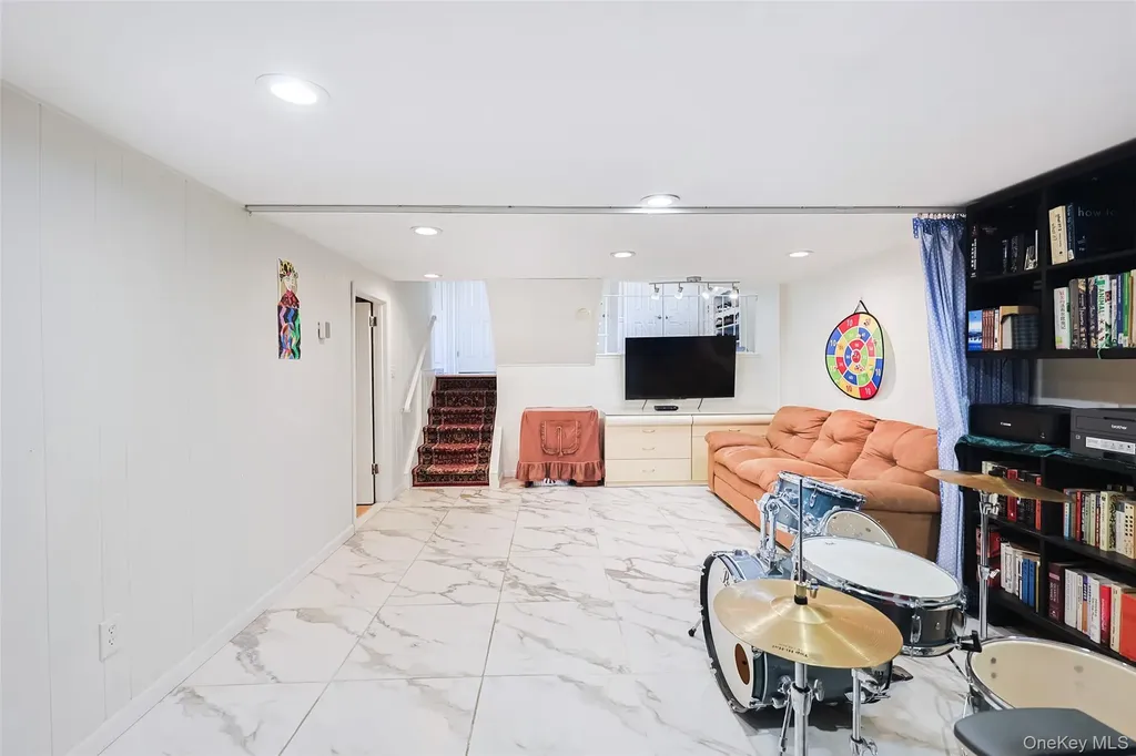 29 Edna Drive Syosset NY 11791