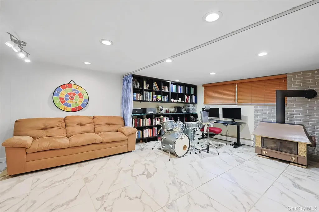 29 Edna Drive Syosset NY 11791