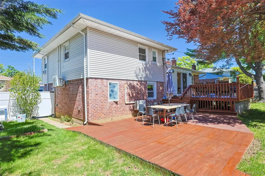 29 Edna Drive Syosset NY 11791