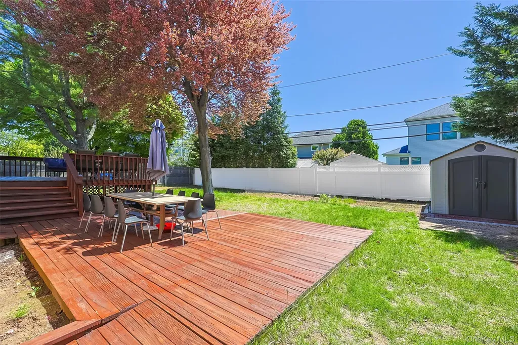 29 Edna Drive Syosset NY 11791