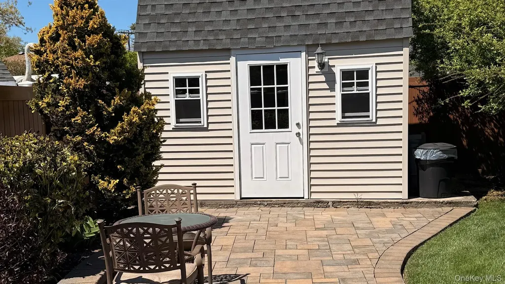 345 Oconnor Road North Babylon NY 11703