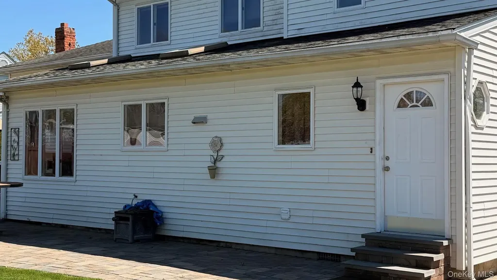 345 Oconnor Road North Babylon NY 11703