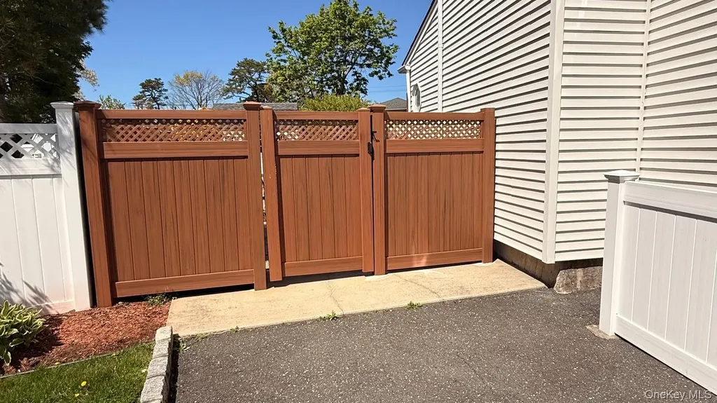 345 Oconnor Road North Babylon NY 11703