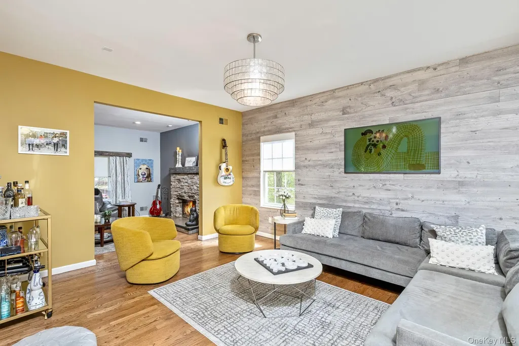 2 Crystal Court Smithtown NY 11787
