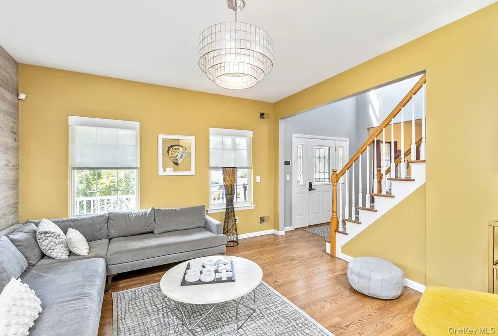 2 Crystal Court Smithtown NY 11787