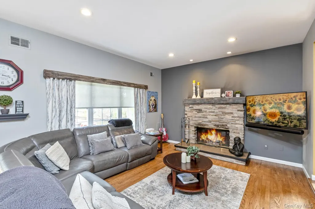 2 Crystal Court Smithtown NY 11787