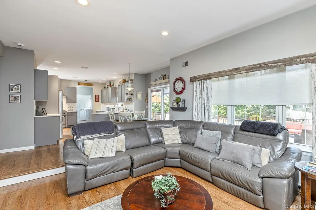 2 Crystal Court Smithtown NY 11787