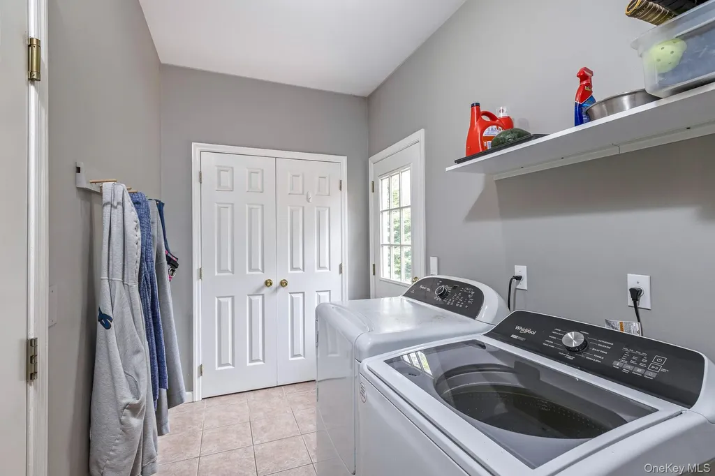 2 Crystal Court Smithtown NY 11787